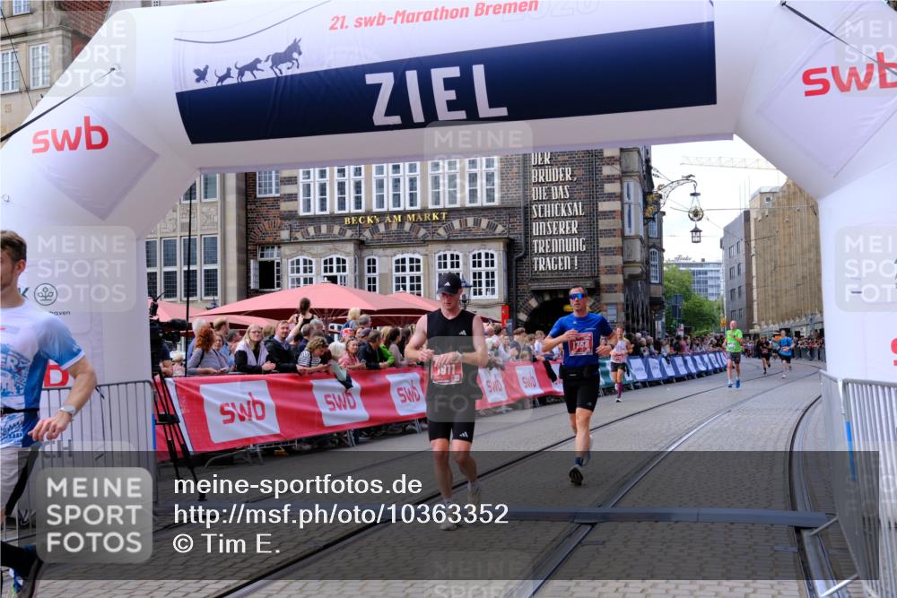 13.09.2026 - 21. swb-Marathon Bremen Tim E. http://msf.ph/oto/10363352 13.09.2026 13:00:53 Ziel 371, 453, 1136, 1550, 1754, 2141, 4904 meine-sportfotos.de
