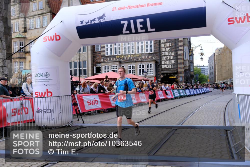 13.09.2026 - 21. swb-Marathon Bremen Tim E. http://msf.ph/oto/10363546 13.09.2026 13:01:02 Ziel 371, 453, 1136, 2141, 4904, 8749, 9849 meine-sportfotos.de