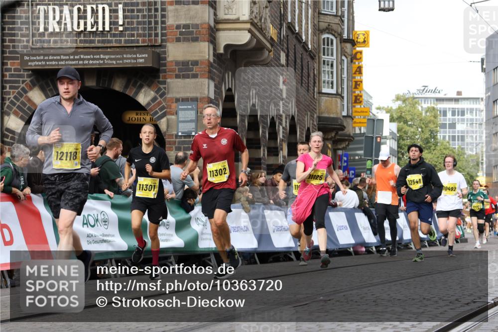 13.09.2026 - 21. swb-Marathon Bremen Strokosch-Dieckow http://msf.ph/oto/10363720 13.09.2026 10:59:23 Ziel 10383, 10415, 10427, 10477, 10668, 10787, 10843, 11034, 11267, 11278, 11602, 11913, 12015, 12118, 12127, 12130, 12131, 12200, 12271, 12297, 12414, 10147, 10377, 10745, 10922, 11151, 11207, 11519, 11594, 11873, 12295, 12481, 12527 meine-sportfotos.de