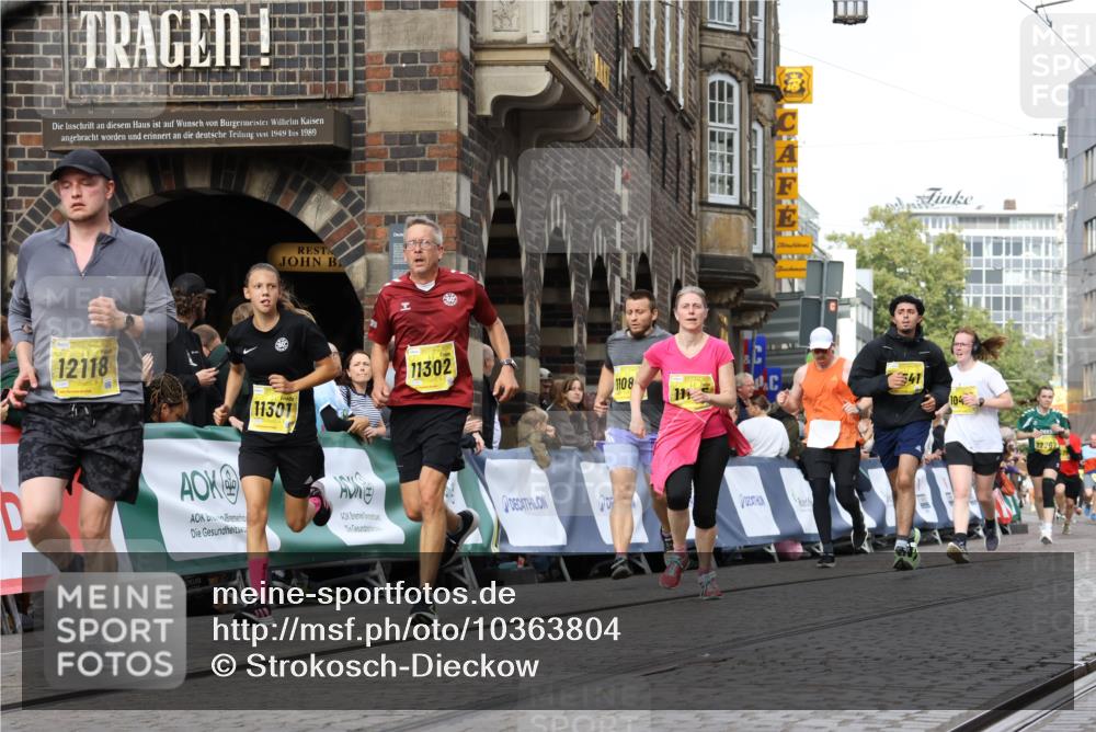 13.09.2026 - 21. swb-Marathon Bremen Strokosch-Dieckow http://msf.ph/oto/10363804 13.09.2026 10:59:23 Ziel 10383, 10415, 10427, 10477, 10668, 10787, 10843, 11034, 11267, 11278, 11602, 11913, 12015, 12118, 12127, 12130, 12131, 12200, 12271, 12297, 12414, 10147, 10377, 10745, 10922, 11151, 11207, 11519, 11594, 11873, 12295, 12481, 12527 meine-sportfotos.de