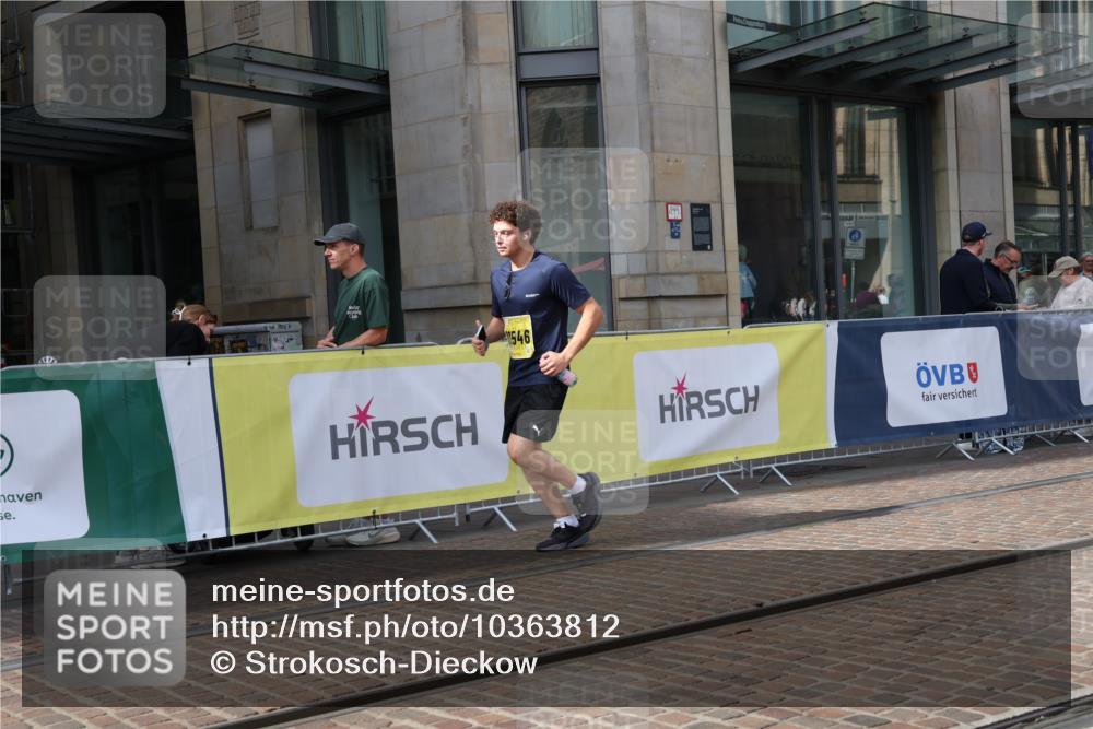 13.09.2026 - 21. swb-Marathon Bremen Strokosch-Dieckow http://msf.ph/oto/10363812 13.09.2026 11:26:04 Ziel 12546 meine-sportfotos.de