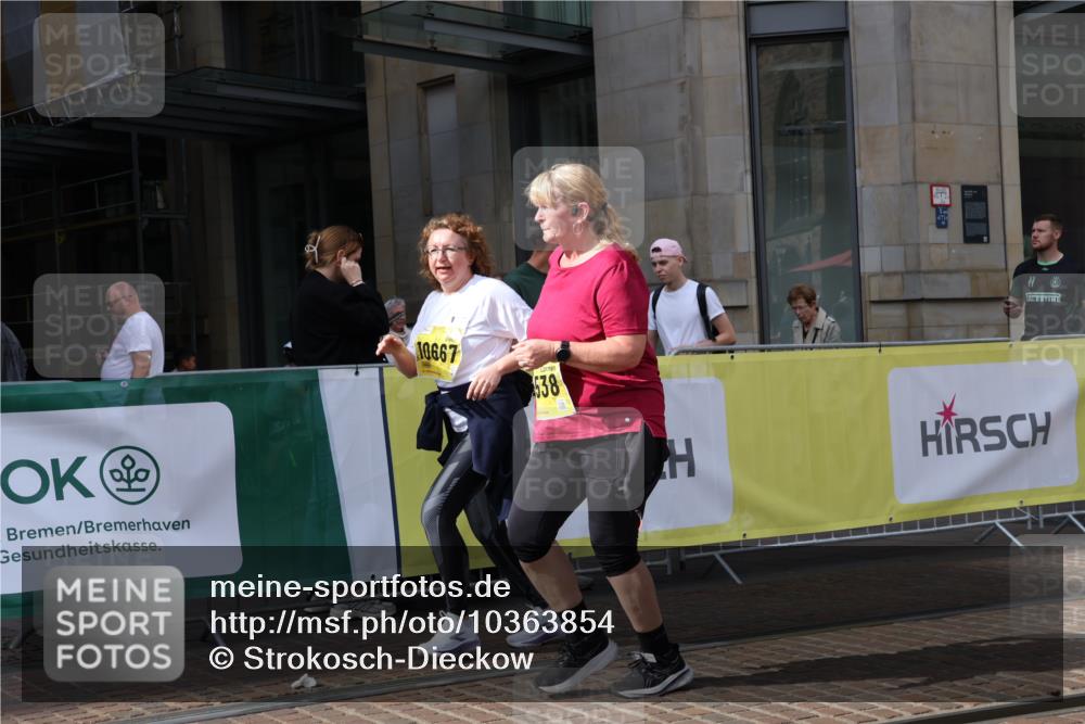 13.09.2026 - 21. swb-Marathon Bremen Strokosch-Dieckow http://msf.ph/oto/10363854 13.09.2026 11:26:29 Ziel 10573, 10667, 11254, 11538, 11851, 12377, 12408, 12546 meine-sportfotos.de