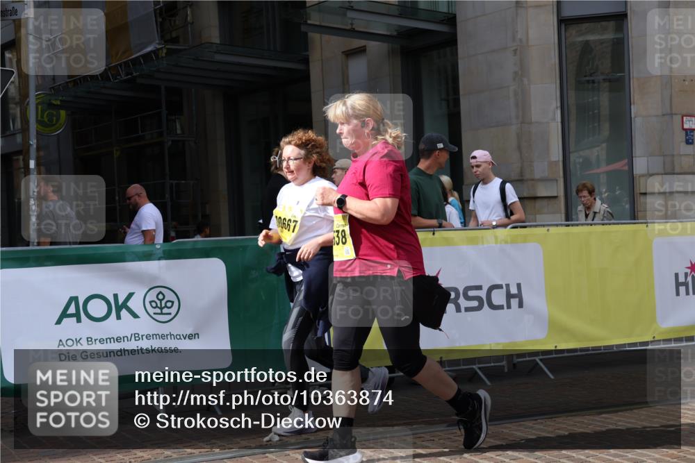 13.09.2026 - 21. swb-Marathon Bremen Strokosch-Dieckow http://msf.ph/oto/10363874 13.09.2026 11:26:29 Ziel 10573, 10667, 11254, 11538, 11851, 12377, 12408, 12546 meine-sportfotos.de