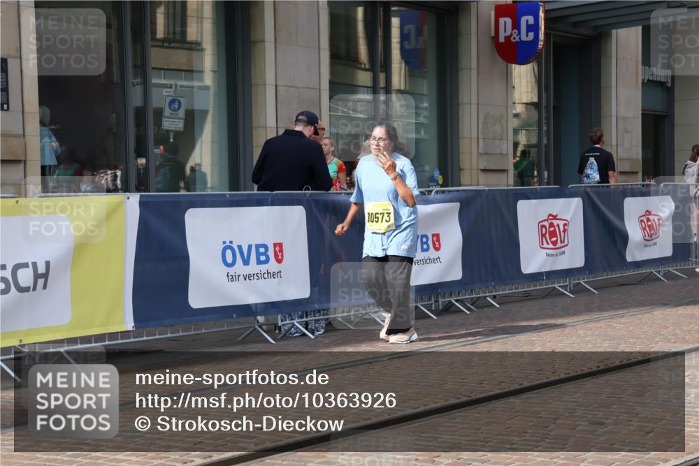 13.09.2026 - 21. swb-Marathon Bremen Strokosch-Dieckow http://msf.ph/oto/10363926 13.09.2026 11:26:34 Ziel 10573, 11254, 11851, 12377, 12408, 10667, 11538 meine-sportfotos.de