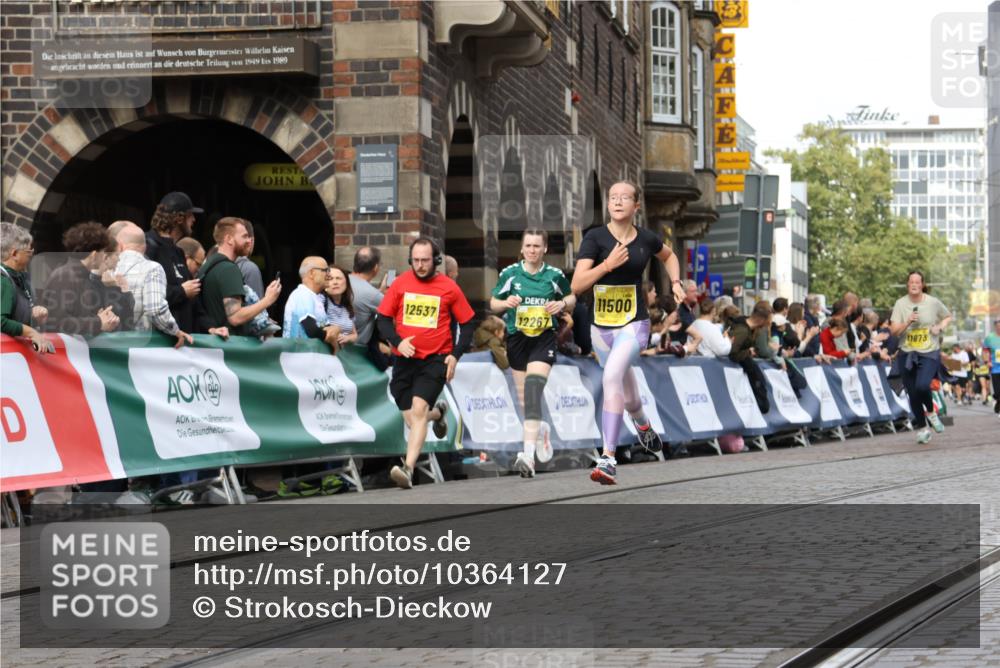 13.09.2026 - 21. swb-Marathon Bremen Strokosch-Dieckow http://msf.ph/oto/10364127 13.09.2026 10:59:28 Ziel 10383, 10415, 10427, 10477, 10492, 10668, 10843, 11034, 11086, 11125, 11301, 11302, 11500, 11602, 11913, 12015, 12118, 12127, 12131, 12200, 12271, 12297, 12541, 10147, 10355, 10669, 10745, 10928, 10929, 11151, 11194, 11207, 11419, 11501, 11519, 11594, 12138, 12481, 12527 meine-sportfotos.de