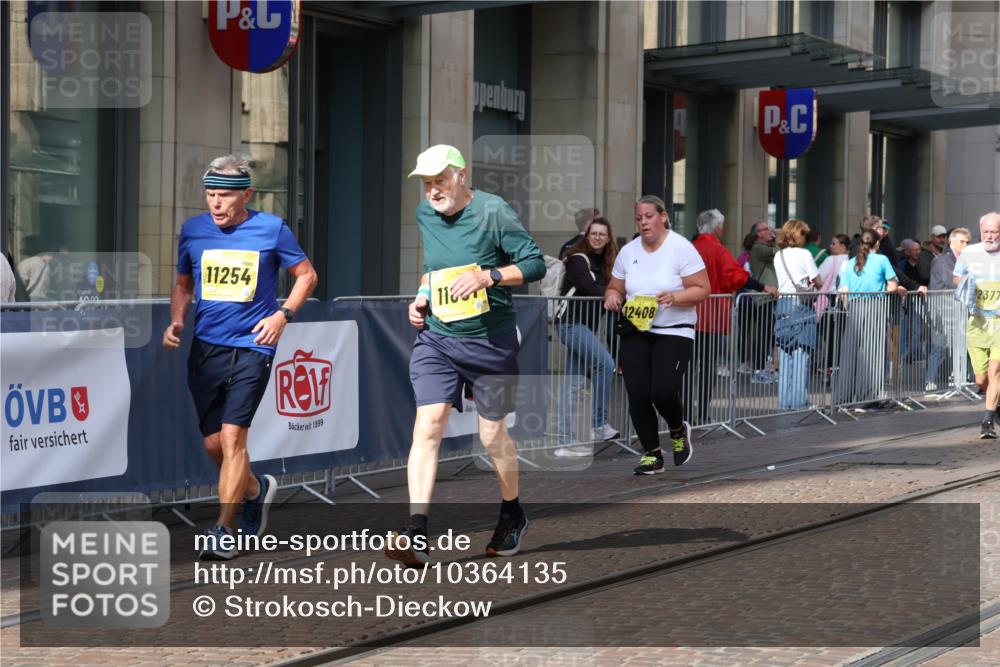 13.09.2026 - 21. swb-Marathon Bremen Strokosch-Dieckow http://msf.ph/oto/10364135 13.09.2026 11:26:38 Ziel 10573, 11254, 11851, 12377, 12408, 10667, 11538 meine-sportfotos.de