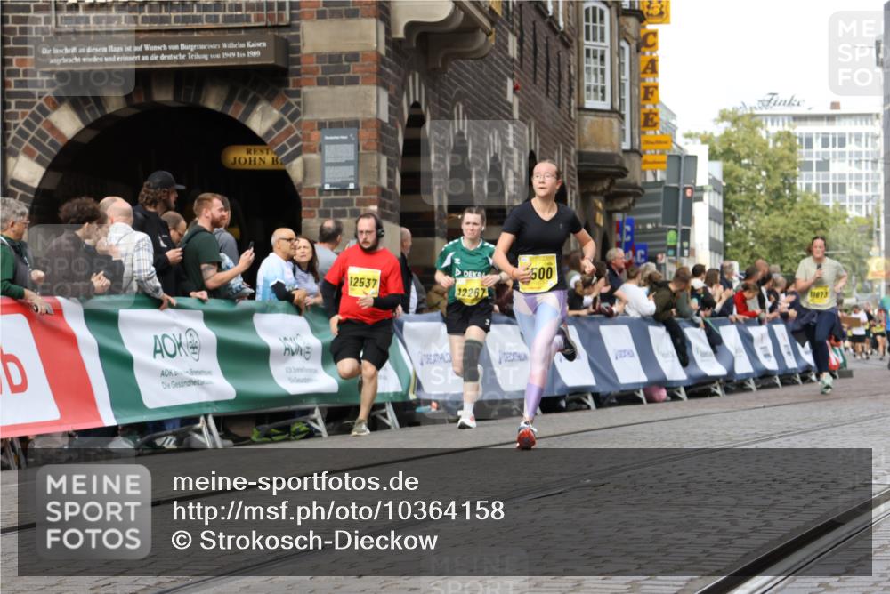 13.09.2026 - 21. swb-Marathon Bremen Strokosch-Dieckow http://msf.ph/oto/10364158 13.09.2026 10:59:28 Ziel 10383, 10415, 10427, 10477, 10492, 10668, 10843, 11034, 11086, 11125, 11301, 11302, 11500, 11602, 11913, 12015, 12118, 12127, 12131, 12200, 12271, 12297, 12541, 10147, 10355, 10669, 10745, 10928, 10929, 11151, 11194, 11207, 11419, 11501, 11519, 11594, 12138, 12481, 12527 meine-sportfotos.de
