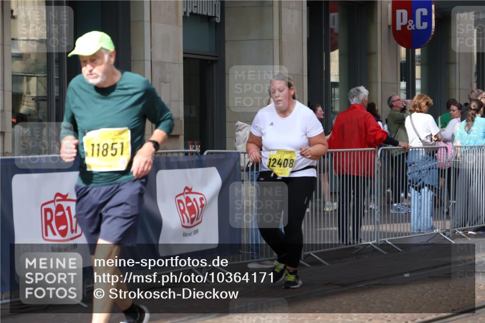 13.09.2026 - 21. swb-Marathon Bremen Strokosch-Dieckow http://msf.ph/oto/10364171 13.09.2026 11:26:39 Ziel 10573, 11254, 11851, 12377, 12408, 10667, 11538 meine-sportfotos.de