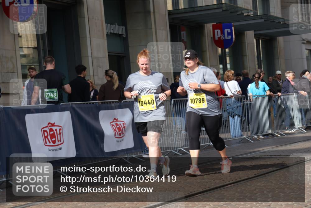 13.09.2026 - 21. swb-Marathon Bremen Strokosch-Dieckow http://msf.ph/oto/10364419 13.09.2026 11:27:06 Ziel 10440, 10627, 10789, 11031, 10573, 11254, 11851, 12377, 12408 meine-sportfotos.de