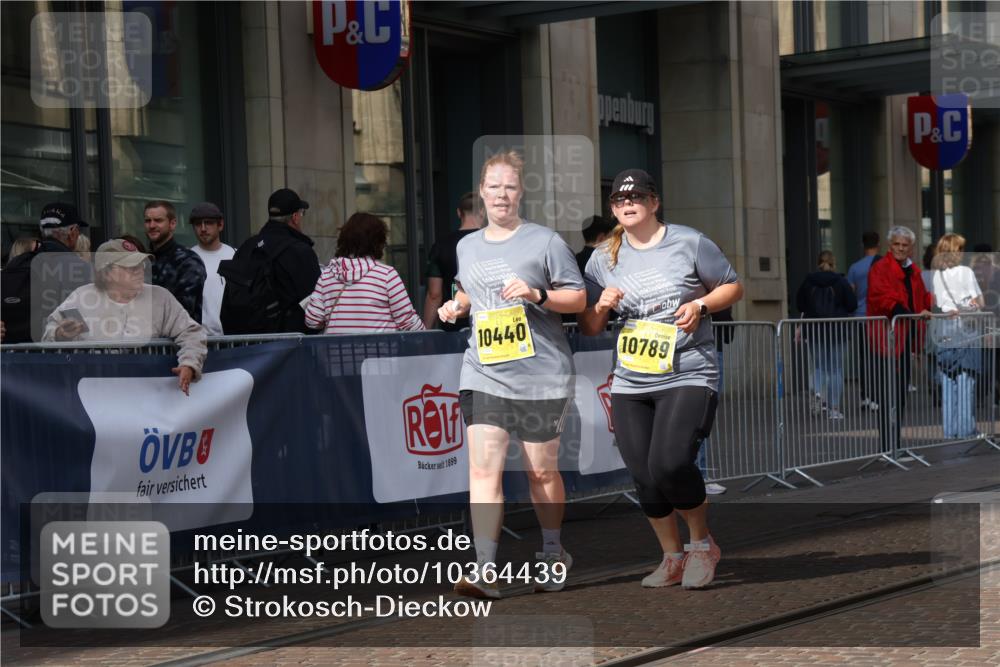 13.09.2026 - 21. swb-Marathon Bremen Strokosch-Dieckow http://msf.ph/oto/10364439 13.09.2026 11:27:07 Ziel 10440, 10627, 10789, 11031, 10573, 11254, 11851, 12377, 12408 meine-sportfotos.de