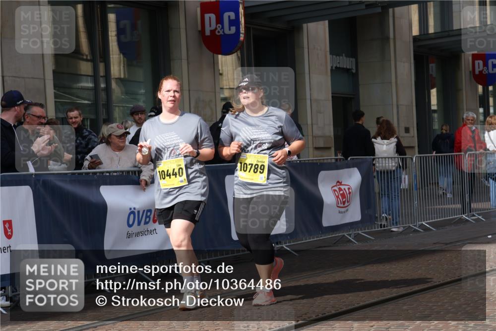 13.09.2026 - 21. swb-Marathon Bremen Strokosch-Dieckow http://msf.ph/oto/10364486 13.09.2026 11:27:08 Ziel 10440, 10627, 10789, 11031, 11254, 11851, 12377, 12408 meine-sportfotos.de