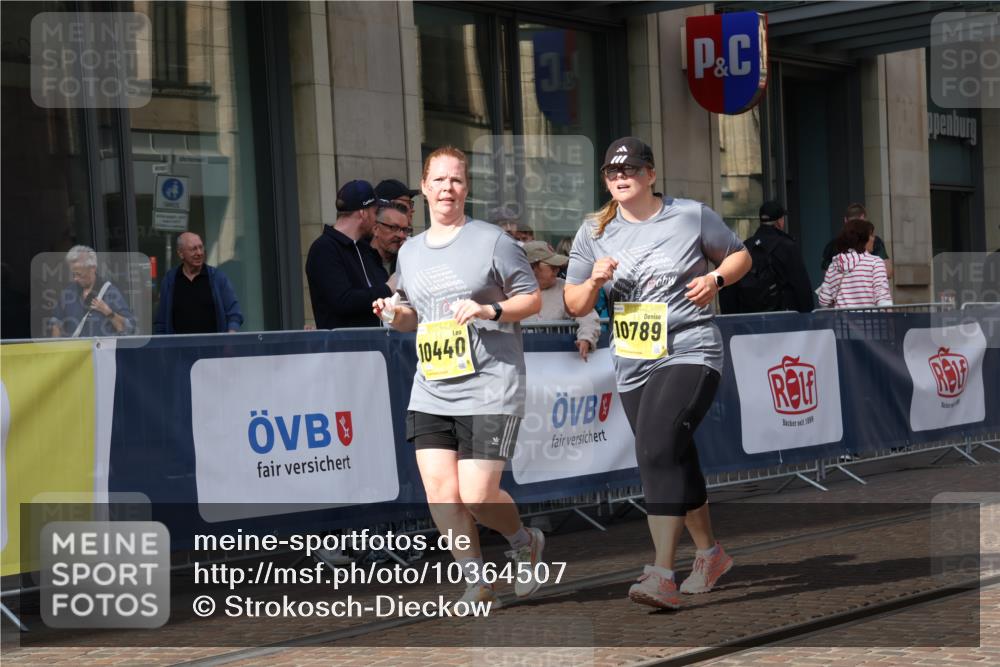 13.09.2026 - 21. swb-Marathon Bremen Strokosch-Dieckow http://msf.ph/oto/10364507 13.09.2026 11:27:09 Ziel 10440, 10627, 10789, 11031, 11254, 11851, 12377, 12408 meine-sportfotos.de