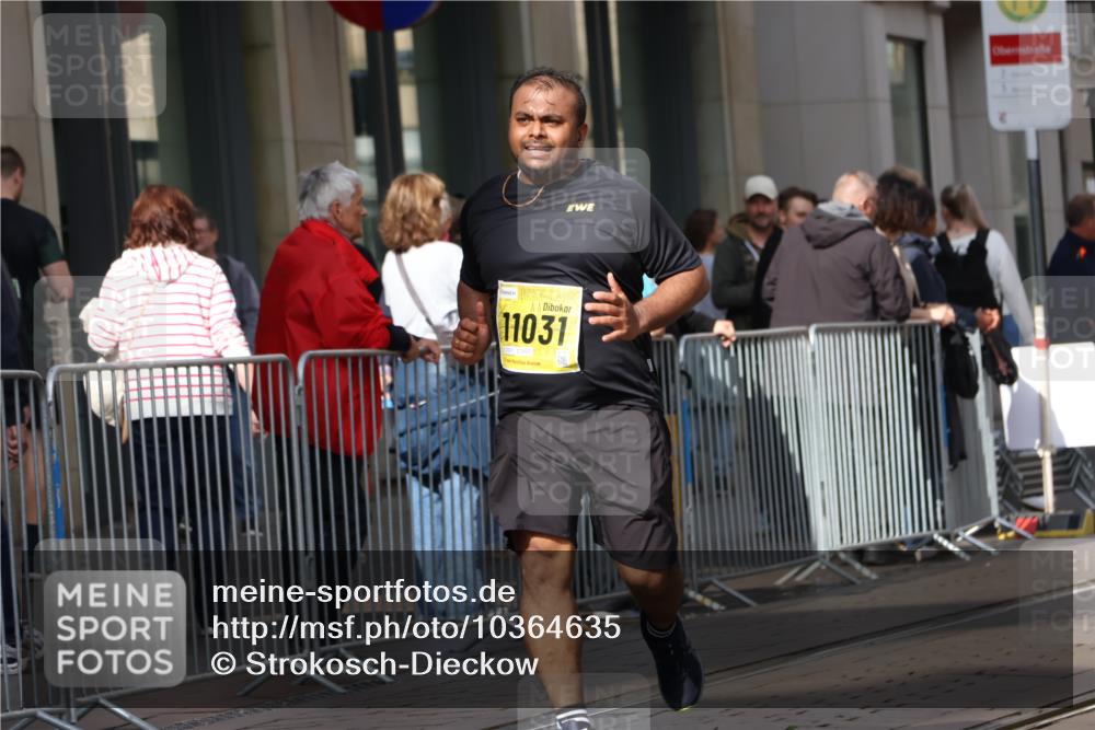 13.09.2026 - 21. swb-Marathon Bremen Strokosch-Dieckow http://msf.ph/oto/10364635 13.09.2026 11:27:15 Ziel 10440, 10627, 10789, 11031, 11254, 11851, 12377, 12408 meine-sportfotos.de