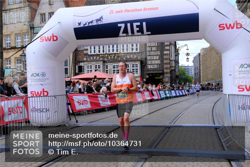 13.09.2026 - 21. swb-Marathon Bremen Tim E. http://msf.ph/oto/10364731 13.09.2026 13:02:10 Ziel 1614, 4696, 4739, 5601, 9137, 9233 meine-sportfotos.de