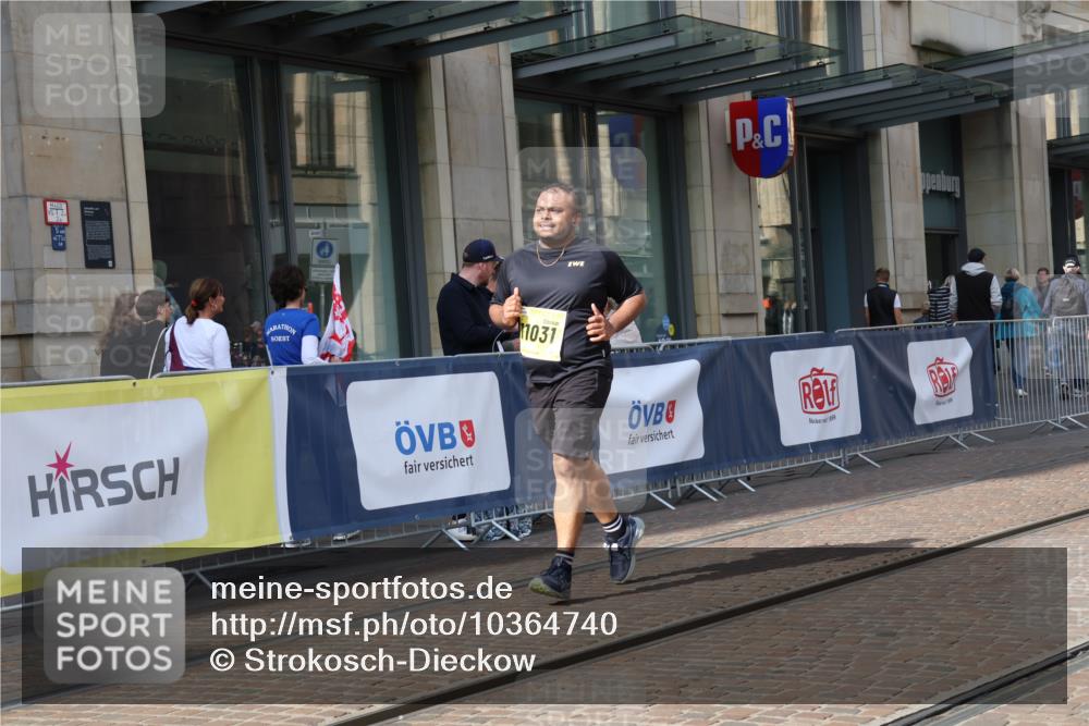 13.09.2026 - 21. swb-Marathon Bremen Strokosch-Dieckow http://msf.ph/oto/10364740 13.09.2026 11:27:18 Ziel 10440, 10627, 10789, 11031, 12377, 12408 meine-sportfotos.de