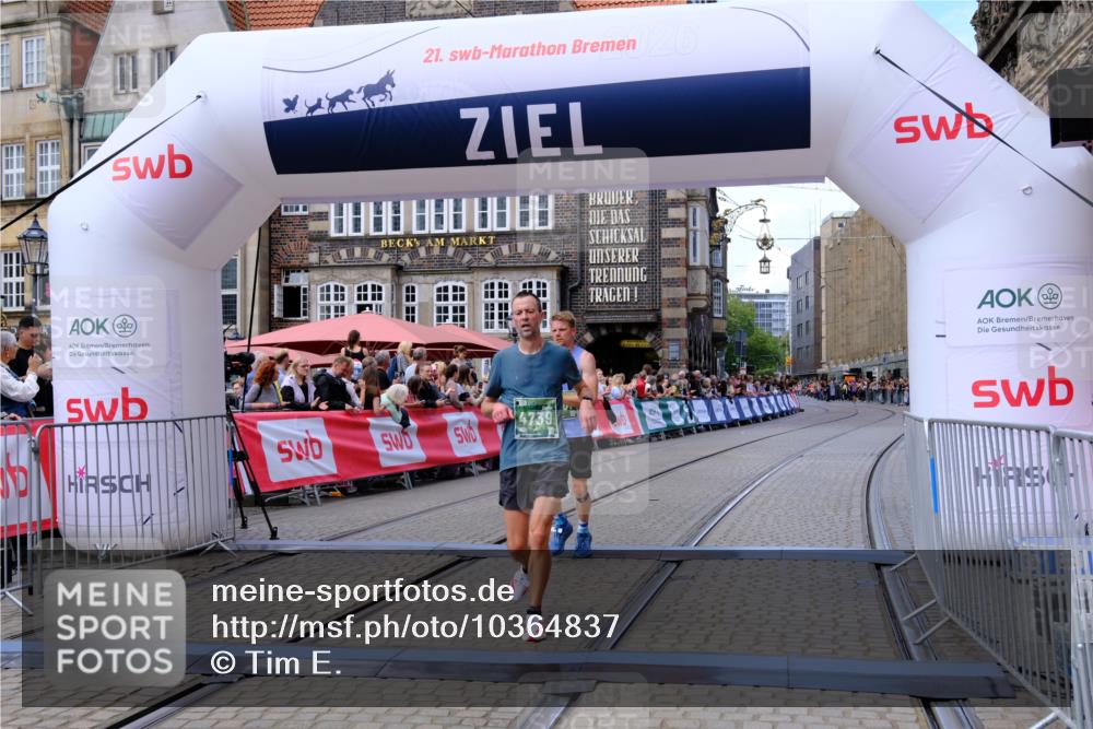 13.09.2026 - 21. swb-Marathon Bremen Tim E. http://msf.ph/oto/10364837 13.09.2026 13:02:17 Ziel 1667, 4739, 5601, 9233 meine-sportfotos.de