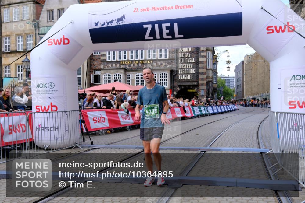 13.09.2026 - 21. swb-Marathon Bremen Tim E. http://msf.ph/oto/10364895 13.09.2026 13:02:17 Ziel 1667, 4739, 5601, 9233 meine-sportfotos.de