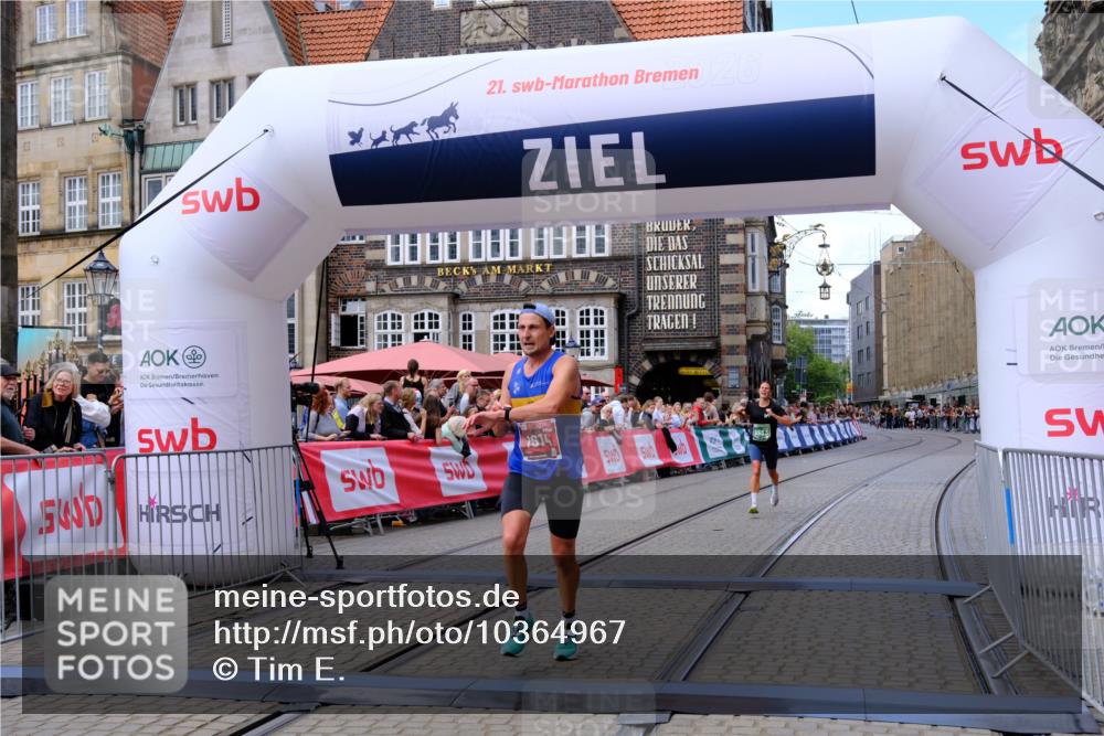 13.09.2026 - 21. swb-Marathon Bremen Tim E. http://msf.ph/oto/10364967 13.09.2026 13:02:35 Ziel 9583 meine-sportfotos.de