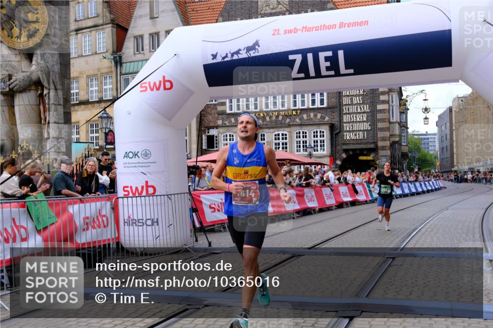 13.09.2026 - 21. swb-Marathon Bremen Tim E. http://msf.ph/oto/10365016 13.09.2026 13:02:35 Ziel 9583 meine-sportfotos.de