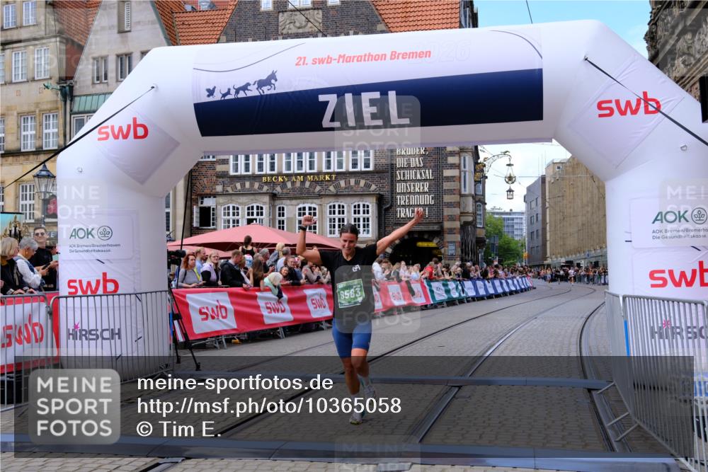 13.09.2026 - 21. swb-Marathon Bremen Tim E. http://msf.ph/oto/10365058 13.09.2026 13:02:37 Ziel 9583 meine-sportfotos.de