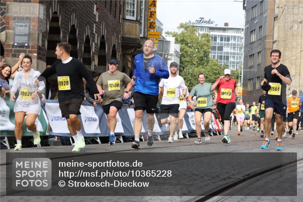 13.09.2026 - 21. swb-Marathon Bremen Strokosch-Dieckow http://msf.ph/oto/10365228 13.09.2026 10:59:50 Ziel 10147, 10377, 10745, 10922, 11151, 11207, 11519, 11594, 11873, 12267, 12295, 12481, 12527, 10175, 10691, 10758, 10867, 11071, 11158, 11159, 11160, 11250, 11259, 11427, 11445, 11453, 11524, 11525, 11528, 11637, 11879, 11904, 12123, 12238, 12239, 12274, 12388 meine-sportfotos.de