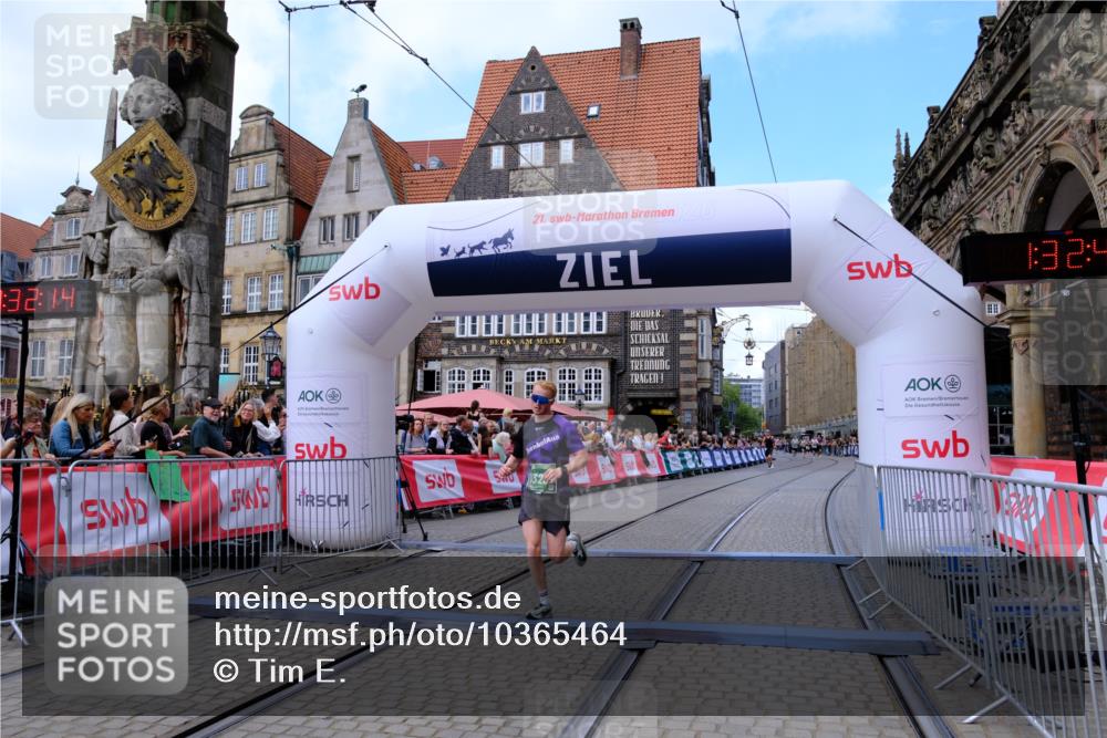 13.09.2026 - 21. swb-Marathon Bremen Tim E. http://msf.ph/oto/10365464 13.09.2026 13:03:03 Ziel 1381, 1795, 1850, 1862, 6918, 7265, 13237 meine-sportfotos.de