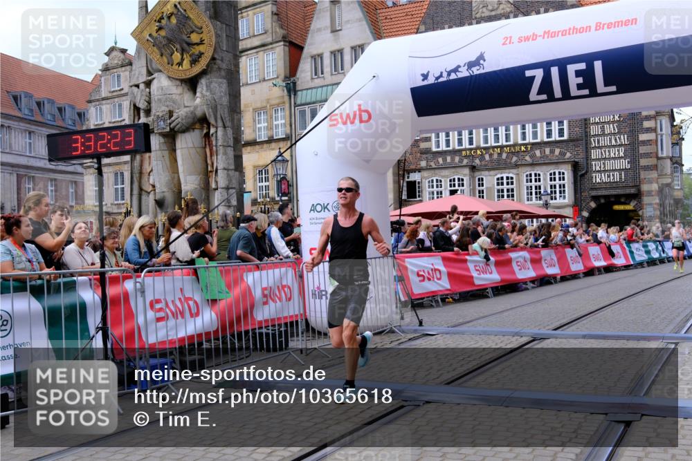 13.09.2026 - 21. swb-Marathon Bremen Tim E. http://msf.ph/oto/10365618 13.09.2026 13:03:12 Ziel 1381, 1850, 1862, 6918, 7265, 8319, 8325, 8331 meine-sportfotos.de