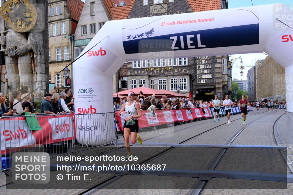 13.09.2026 - 21. swb-Marathon Bremen Tim E. http://msf.ph/oto/10365687 13.09.2026 13:03:15 Ziel 1381, 1862, 6918, 7265, 8319, 8325, 8331, 8756, 9200 meine-sportfotos.de