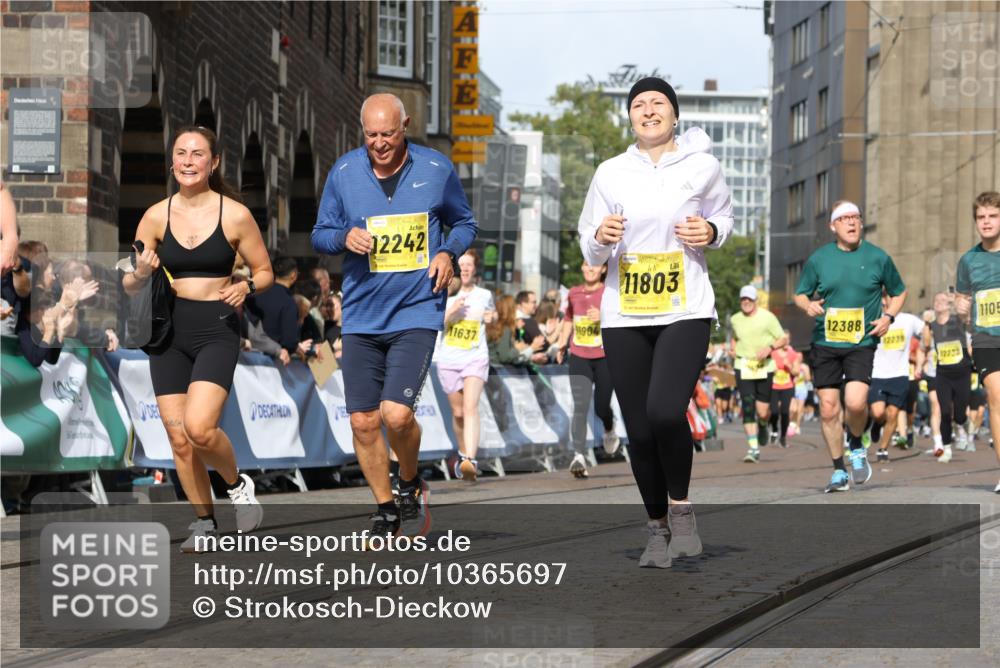 13.09.2026 - 21. swb-Marathon Bremen Strokosch-Dieckow http://msf.ph/oto/10365697 13.09.2026 10:59:58 Ziel 10147, 10355, 10669, 10745, 10928, 10929, 11056, 11089, 11151, 11194, 11207, 11419, 11501, 11519, 11594, 11803, 12138, 12295, 12480, 12481, 12527, 10758, 11071, 11158, 11159, 11160, 11250, 11259, 11445, 11453, 11524, 11525, 11528, 11587, 11588, 11589, 11907, 12123, 12274, 12352 meine-sportfotos.de