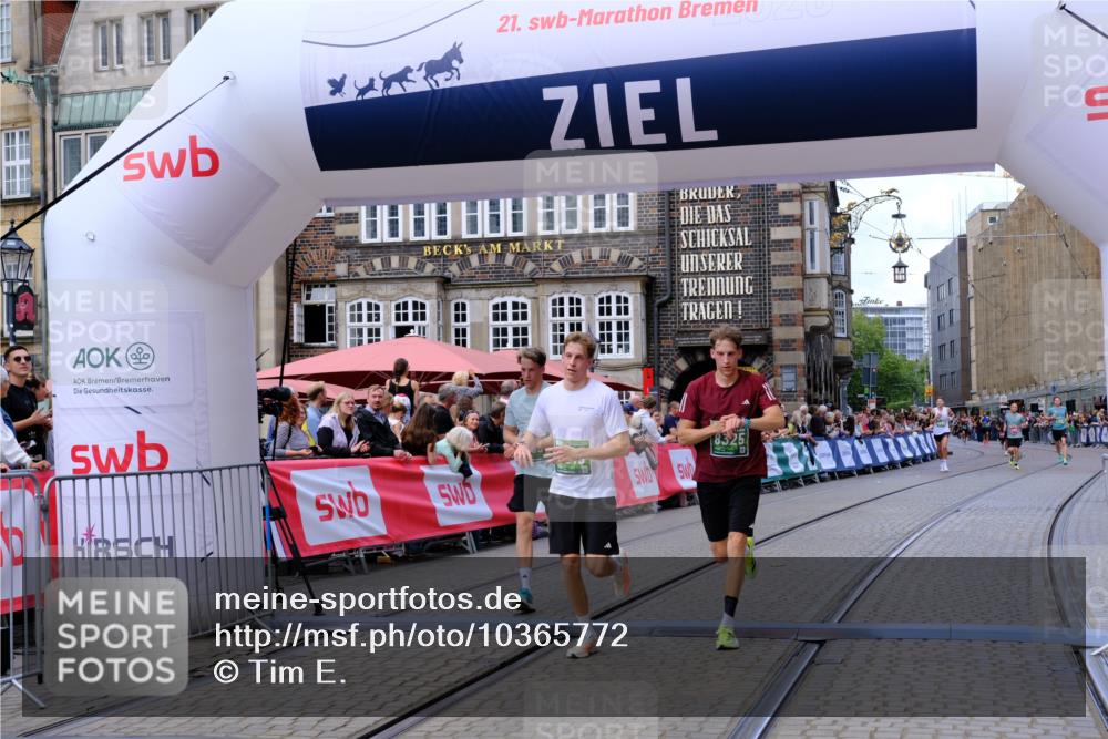 13.09.2026 - 21. swb-Marathon Bremen Tim E. http://msf.ph/oto/10365772 13.09.2026 13:03:18 Ziel 1381, 1862, 6918, 7265, 8319, 8325, 8331, 8756, 9200 meine-sportfotos.de