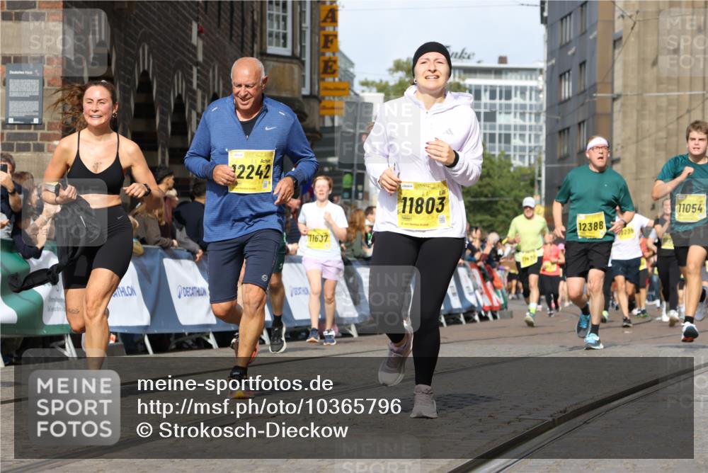 13.09.2026 - 21. swb-Marathon Bremen Strokosch-Dieckow http://msf.ph/oto/10365796 13.09.2026 10:59:58 Ziel 10147, 10355, 10669, 10745, 10928, 10929, 11056, 11089, 11151, 11194, 11207, 11419, 11501, 11519, 11594, 11803, 12138, 12295, 12480, 12481, 12527, 10758, 11071, 11158, 11159, 11160, 11250, 11259, 11445, 11453, 11524, 11525, 11528, 11587, 11588, 11589, 11907, 12123, 12274, 12352 meine-sportfotos.de
