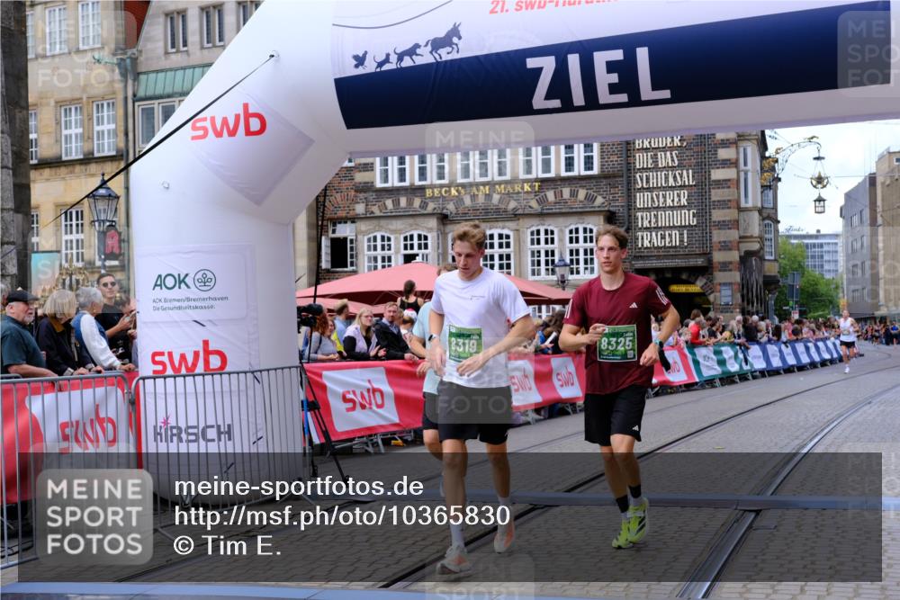 13.09.2026 - 21. swb-Marathon Bremen Tim E. http://msf.ph/oto/10365830 13.09.2026 13:03:19 Ziel 1381, 1862, 7265, 8319, 8325, 8331, 8756, 9200 meine-sportfotos.de