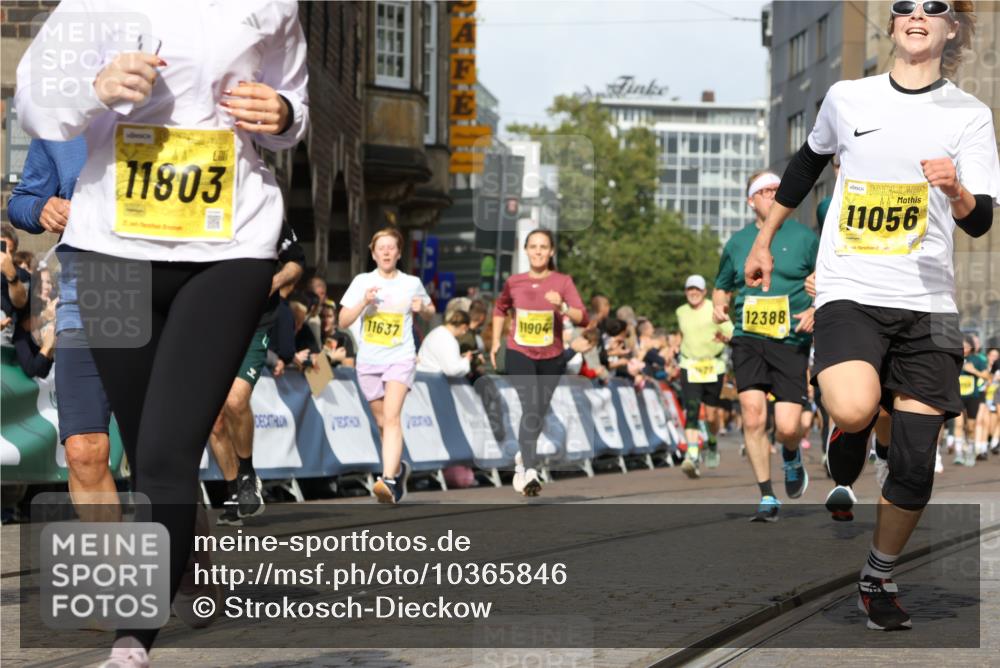 13.09.2026 - 21. swb-Marathon Bremen Strokosch-Dieckow http://msf.ph/oto/10365846 13.09.2026 10:59:59 Ziel 10147, 10236, 10355, 10669, 10745, 10928, 10929, 11056, 11089, 11151, 11194, 11207, 11419, 11501, 11519, 11594, 11803, 12138, 12295, 12480, 12481, 12527, 10758, 11016, 11071, 11158, 11159, 11160, 11259, 11453, 11524, 11525, 11528, 11587, 11588, 11589, 11907, 12123, 12274, 12352 meine-sportfotos.de