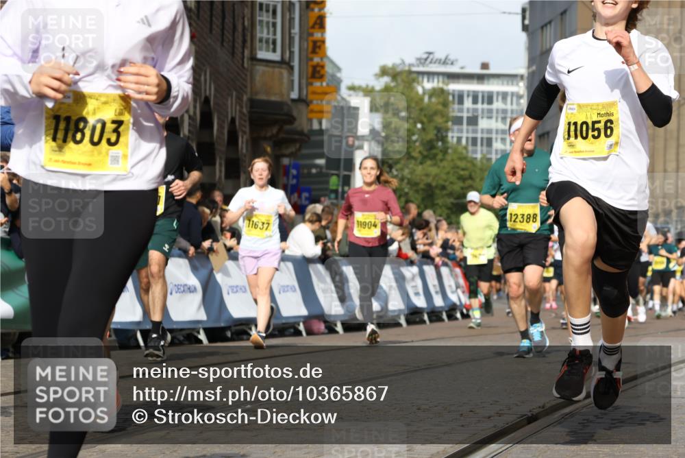 13.09.2026 - 21. swb-Marathon Bremen Strokosch-Dieckow http://msf.ph/oto/10365867 13.09.2026 10:59:59 Ziel 10147, 10236, 10355, 10669, 10745, 10928, 10929, 11056, 11089, 11151, 11194, 11207, 11419, 11501, 11519, 11594, 11803, 12138, 12295, 12480, 12481, 12527, 10758, 11016, 11071, 11158, 11159, 11160, 11259, 11453, 11524, 11525, 11528, 11587, 11588, 11589, 11907, 12123, 12274, 12352 meine-sportfotos.de