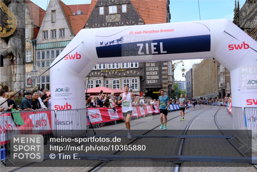13.09.2026 - 21. swb-Marathon Bremen Tim E. http://msf.ph/oto/10365880 13.09.2026 13:03:26 Ziel 7206, 7478, 8028, 8331, 8756, 9200 meine-sportfotos.de