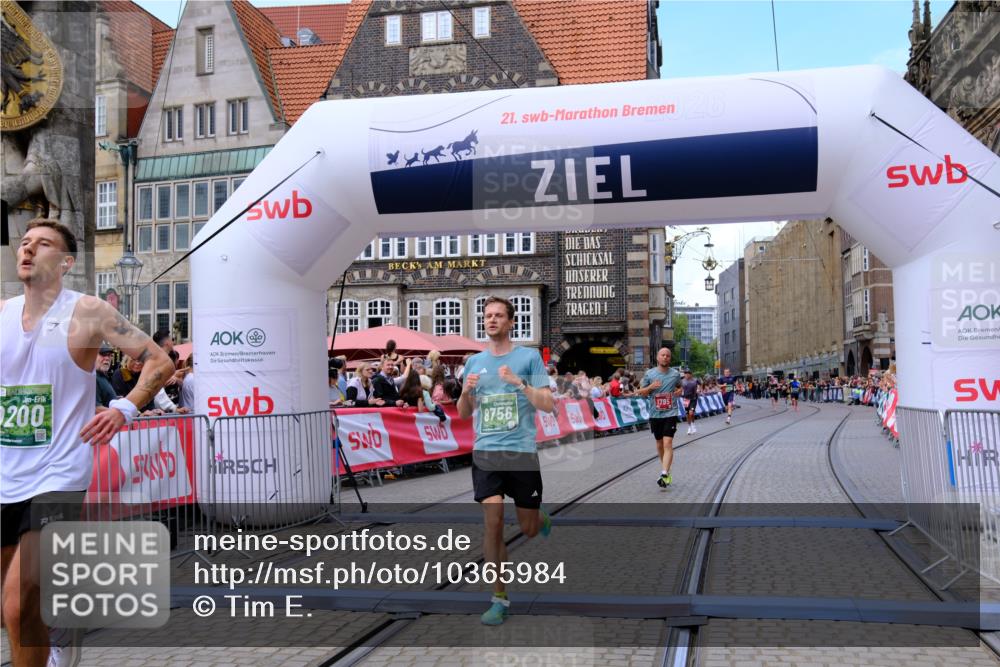 13.09.2026 - 21. swb-Marathon Bremen Tim E. http://msf.ph/oto/10365984 13.09.2026 13:03:28 Ziel 7206, 7478, 8028, 8756, 9200 meine-sportfotos.de