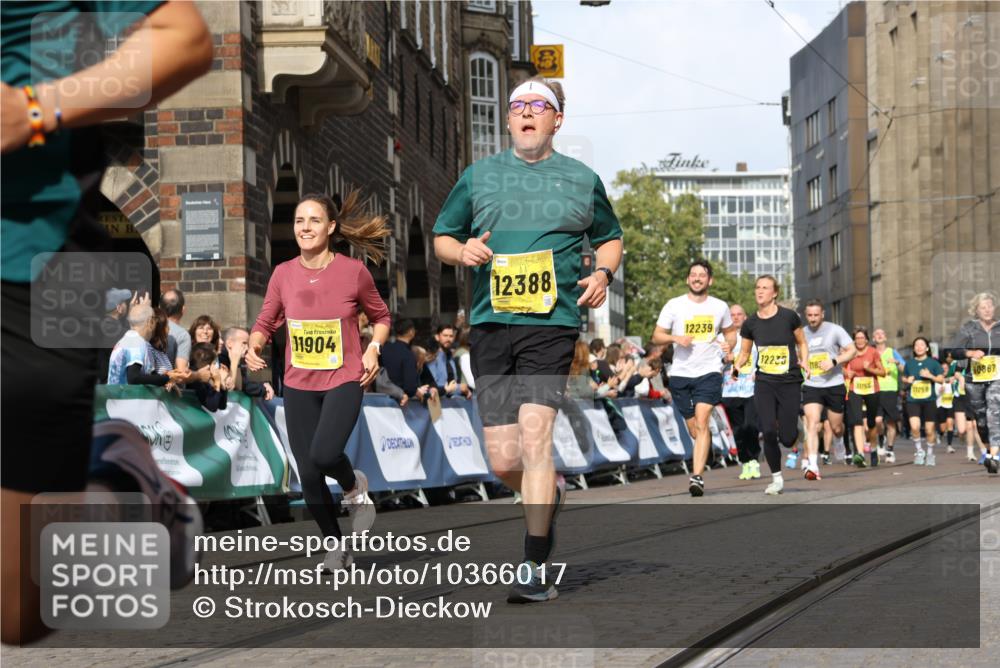 13.09.2026 - 21. swb-Marathon Bremen Strokosch-Dieckow http://msf.ph/oto/10366017 13.09.2026 11:00:02 Ziel 10147, 10236, 10355, 10669, 10928, 10929, 11054, 11056, 11089, 11194, 11419, 11501, 11594, 11803, 12138, 12242, 12243, 12480, 12481, 12527, 10758, 10810, 11016, 11524, 11525, 11547, 11587, 11588, 11589, 11623, 11907, 12123, 12190, 12274, 12352 meine-sportfotos.de