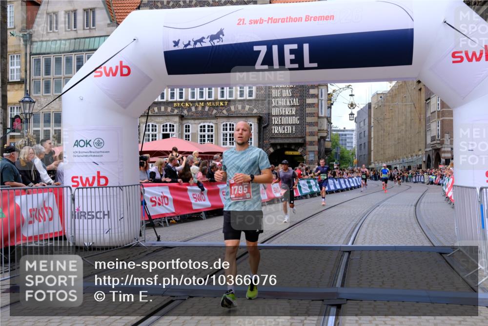 13.09.2026 - 21. swb-Marathon Bremen Tim E. http://msf.ph/oto/10366076 13.09.2026 13:03:31 Ziel 7206, 7478, 8028, 8756, 9200 meine-sportfotos.de