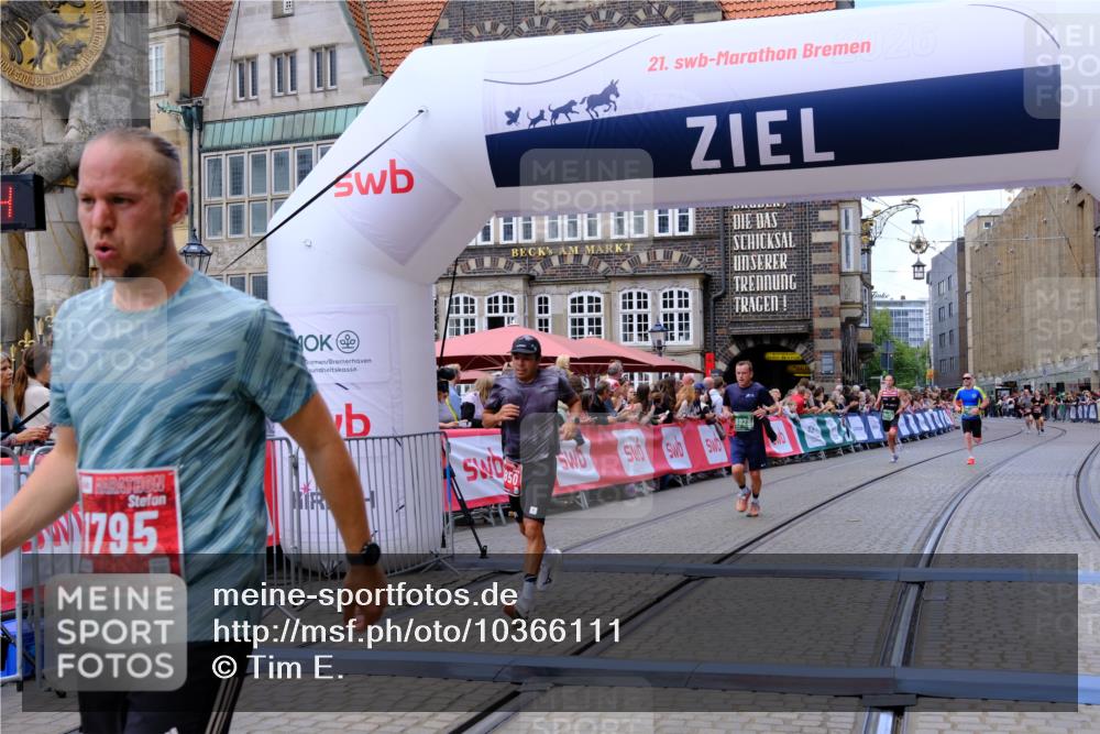 13.09.2026 - 21. swb-Marathon Bremen Tim E. http://msf.ph/oto/10366111 13.09.2026 13:03:33 Ziel 7206, 7478, 8028, 8756, 9200 meine-sportfotos.de