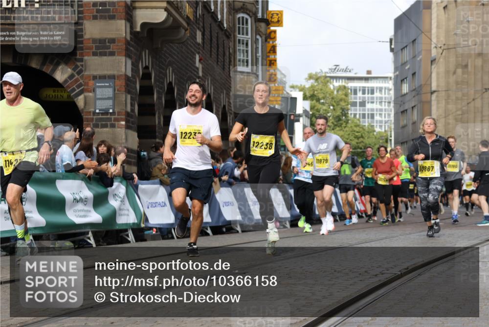 13.09.2026 - 21. swb-Marathon Bremen Strokosch-Dieckow http://msf.ph/oto/10366158 13.09.2026 11:00:05 Ziel 10236, 10355, 10669, 10691, 10928, 10929, 11054, 11056, 11089, 11194, 11419, 11427, 11501, 11594, 11637, 11803, 11904, 12138, 12242, 12243, 12388, 12480, 12527, 10144, 10810, 11016, 11129, 11547, 11587, 11588, 11589, 11623, 11907, 12105, 12106, 12190, 12291, 12352, 12394 meine-sportfotos.de