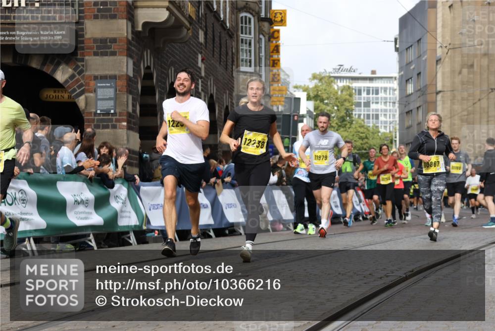 13.09.2026 - 21. swb-Marathon Bremen Strokosch-Dieckow http://msf.ph/oto/10366216 13.09.2026 11:00:05 Ziel 10236, 10355, 10669, 10691, 10928, 10929, 11054, 11056, 11089, 11194, 11419, 11427, 11501, 11594, 11637, 11803, 11904, 12138, 12242, 12243, 12388, 12480, 12527, 10144, 10810, 11016, 11129, 11547, 11587, 11588, 11589, 11623, 11907, 12105, 12106, 12190, 12291, 12352, 12394 meine-sportfotos.de