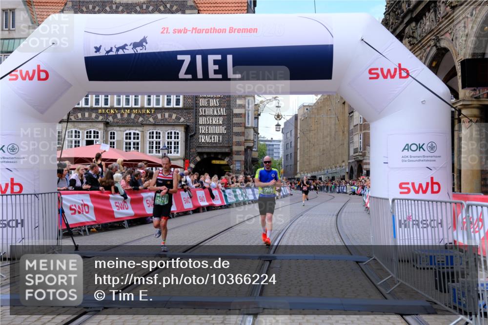 13.09.2026 - 21. swb-Marathon Bremen Tim E. http://msf.ph/oto/10366224 13.09.2026 13:03:37 Ziel 1372, 7206, 7478, 7715, 8028 meine-sportfotos.de