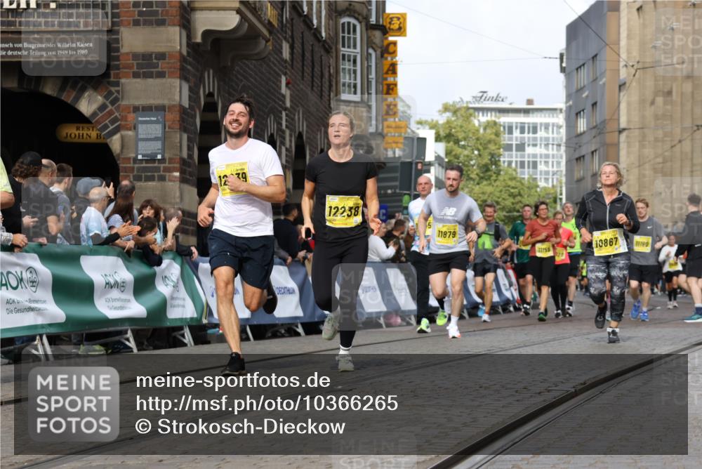 13.09.2026 - 21. swb-Marathon Bremen Strokosch-Dieckow http://msf.ph/oto/10366265 13.09.2026 11:00:05 Ziel 10236, 10355, 10669, 10691, 10928, 10929, 11054, 11056, 11089, 11194, 11419, 11427, 11501, 11594, 11637, 11803, 11904, 12138, 12242, 12243, 12388, 12480, 12527, 10144, 10810, 11016, 11129, 11547, 11587, 11588, 11589, 11623, 11907, 12105, 12106, 12190, 12291, 12352, 12394 meine-sportfotos.de