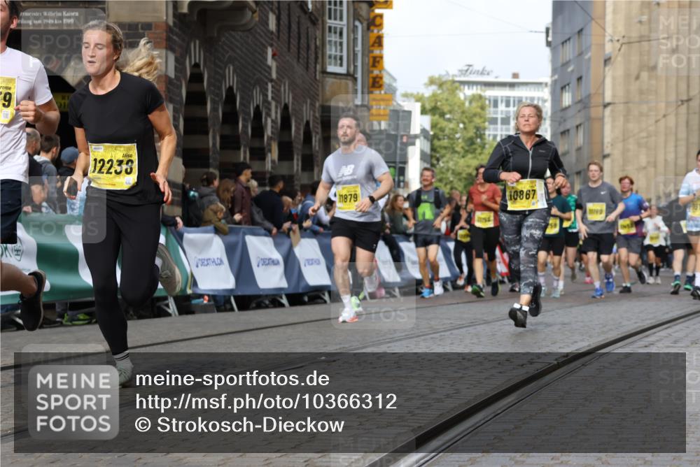 13.09.2026 - 21. swb-Marathon Bremen Strokosch-Dieckow http://msf.ph/oto/10366312 13.09.2026 11:00:06 Ziel 10236, 10355, 10669, 10691, 10928, 10929, 11054, 11056, 11089, 11194, 11419, 11427, 11501, 11637, 11803, 11904, 12138, 12238, 12239, 12242, 12243, 12388, 12480, 12527, 10144, 10801, 10810, 11016, 11129, 11547, 11587, 11588, 11589, 11623, 12105, 12106, 12190, 12291, 12352, 12394, 12530, 12531 meine-sportfotos.de