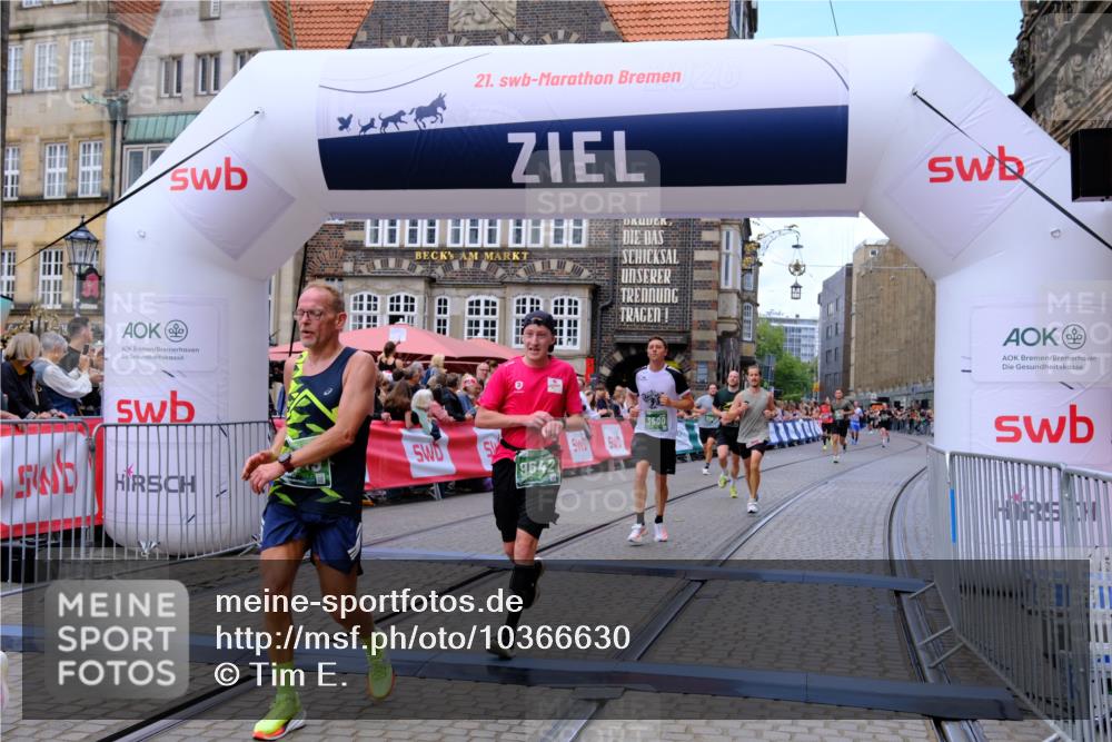 13.09.2026 - 21. swb-Marathon Bremen Tim E. http://msf.ph/oto/10366630 13.09.2026 13:04:16 Ziel 895, 2094, 2889, 3500, 4236, 8096, 9061, 9129, 9544, 9642 meine-sportfotos.de