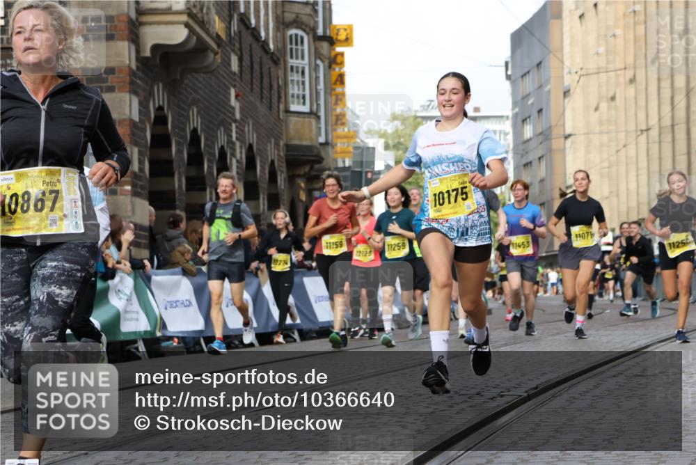 13.09.2026 - 21. swb-Marathon Bremen Strokosch-Dieckow http://msf.ph/oto/10366640 13.09.2026 11:00:09 Ziel 10175, 10236, 10355, 10669, 10691, 10867, 10928, 10929, 11054, 11056, 11089, 11194, 11419, 11427, 11501, 11637, 11803, 11879, 11904, 12138, 12238, 12239, 12242, 12243, 12388, 12480, 10144, 10677, 10801, 10810, 11016, 11045, 11129, 11547, 11623, 12105, 12106, 12190, 12291, 12352, 12394, 12530, 12531 meine-sportfotos.de
