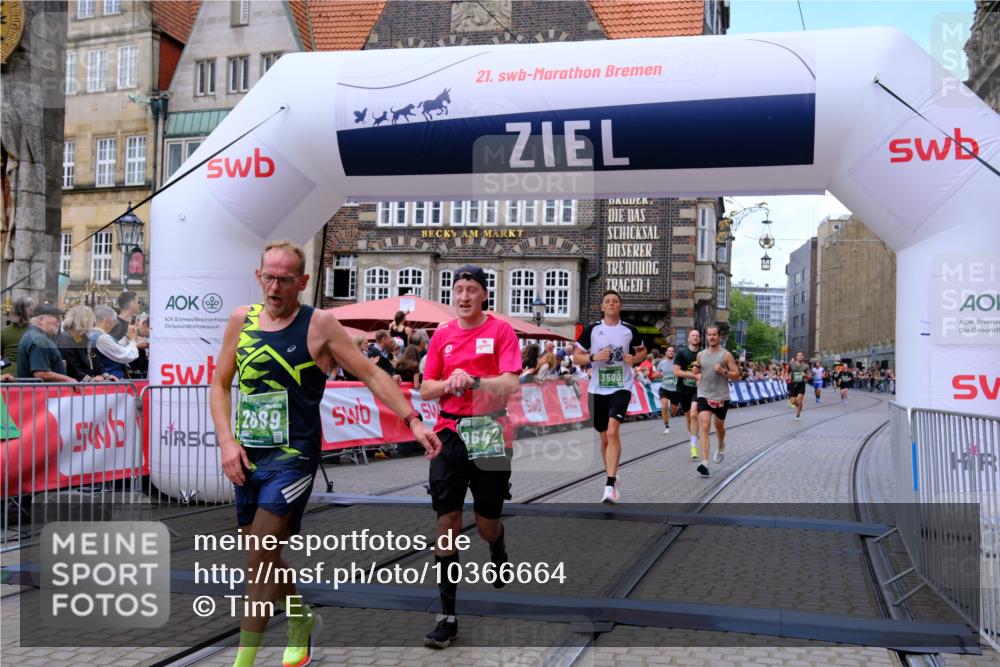 13.09.2026 - 21. swb-Marathon Bremen Tim E. http://msf.ph/oto/10366664 13.09.2026 13:04:16 Ziel 895, 2094, 2889, 3500, 4236, 8096, 9061, 9129, 9544, 9642 meine-sportfotos.de