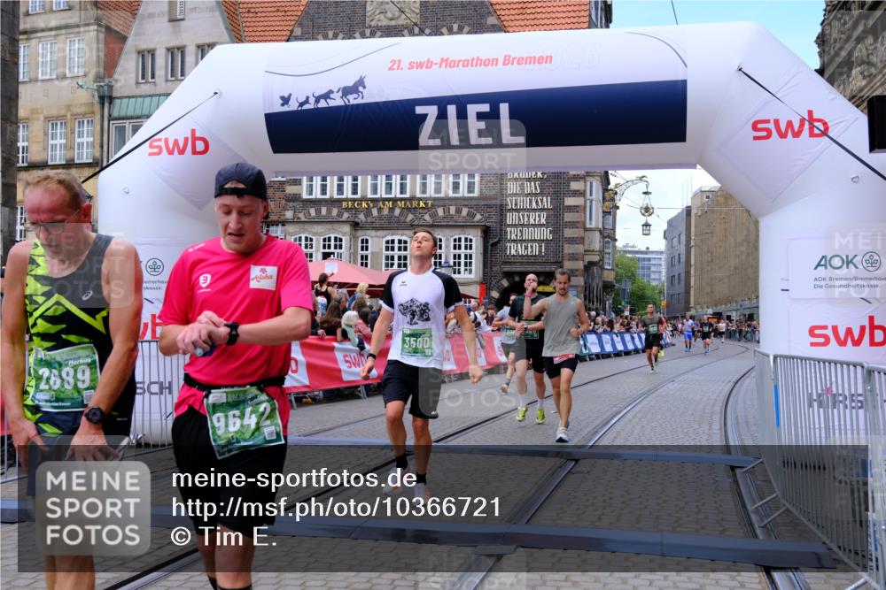 13.09.2026 - 21. swb-Marathon Bremen Tim E. http://msf.ph/oto/10366721 13.09.2026 13:04:17 Ziel 895, 2094, 2889, 3500, 4236, 8096, 9061, 9129, 9544, 9642 meine-sportfotos.de