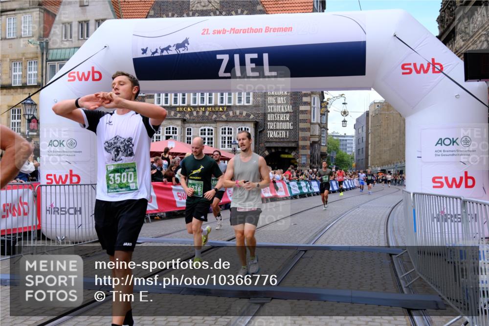 13.09.2026 - 21. swb-Marathon Bremen Tim E. http://msf.ph/oto/10366776 13.09.2026 13:04:19 Ziel 895, 2094, 2889, 3500, 4236, 9061, 9129, 9544, 9642 meine-sportfotos.de