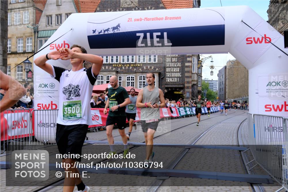 13.09.2026 - 21. swb-Marathon Bremen Tim E. http://msf.ph/oto/10366794 13.09.2026 13:04:19 Ziel 895, 2094, 2889, 3500, 4236, 9061, 9129, 9544, 9642 meine-sportfotos.de